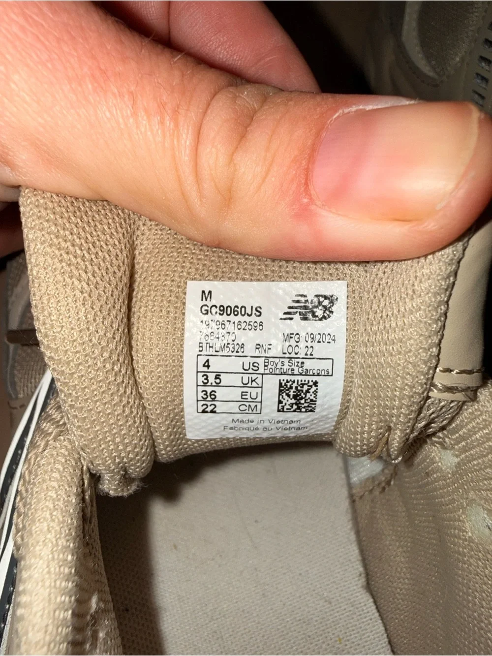 New Balance Women's Beige Chunky Sneaker